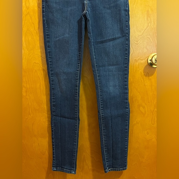 Signature Levi Strauss Bold Totally Shaping Skinny Jeans. Size 10L W30 L34 - Picture 9 of 13